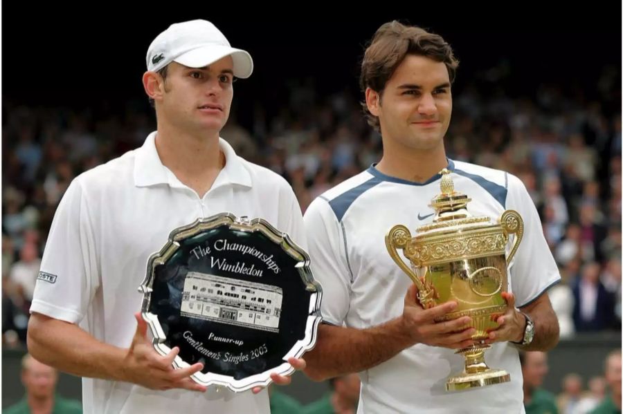 Wimbledon wurde immer mehr zu Federers Wohnzimmer: 2005 besiegt er Andy Roddick mit 6:2, 7:6, 6:4.