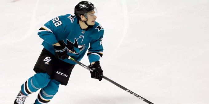 Timo Meier ist mit San Jose auf Playoff-Kurs. Timo Meier ist mit San Jose auf Playoff-Kurs.