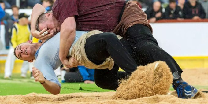 Nau vor Ort - Emmentalisches Schwingfest Zollbrück BE