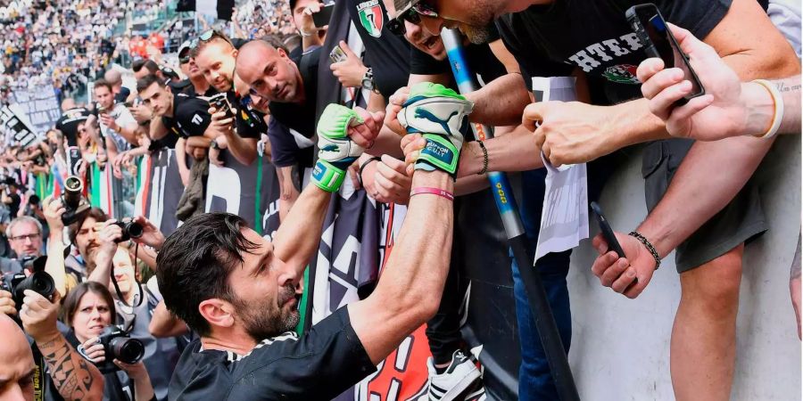 Italiens Torwart-Legende Gianluigi Buffon hat sich mit einem letzten Sieg nach 17 Jahren von Juventus Turin verabschiedet.