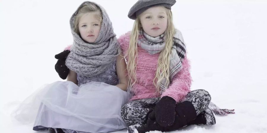 Die beiden Schwestern Sophie und Megan gelten als unzertrennlich (Symbolbild).