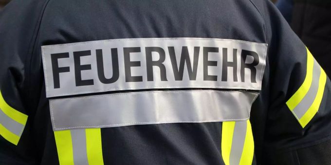 Die Feuerwehr ist vor Ort (Symbolbild). Die Feuerwehr ist vor Ort (Symbolbild).