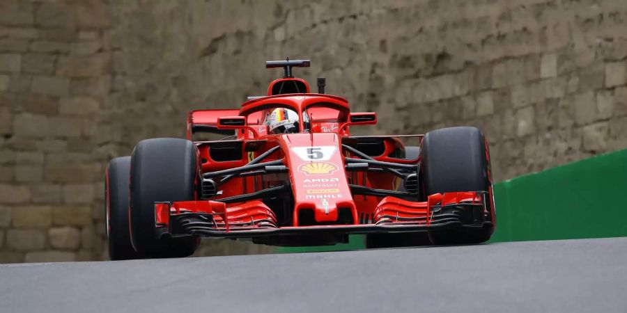 Sebastian Vettel sichert sich in Baku die Pole Position.