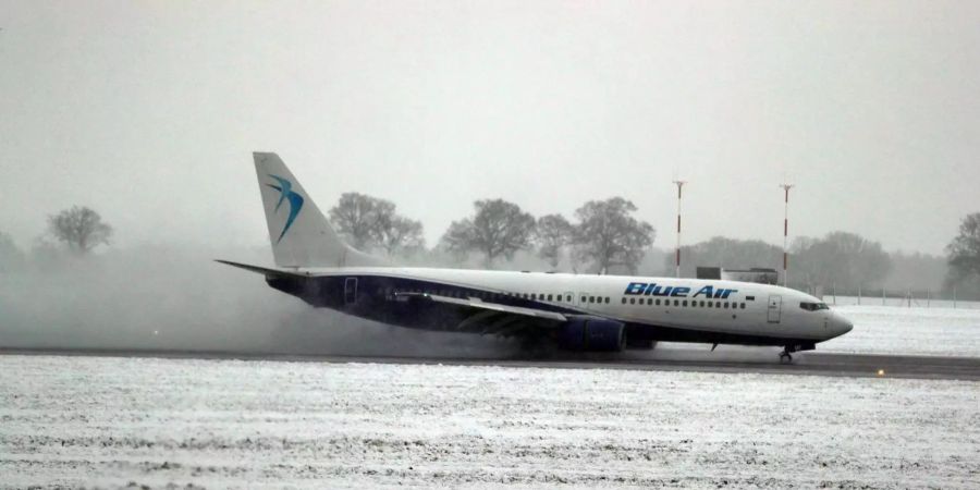 Aufgrund der schlechten Wetterverhältnissen mussten am Mittwoch die Flüge vorübergehend eingestellt werden.