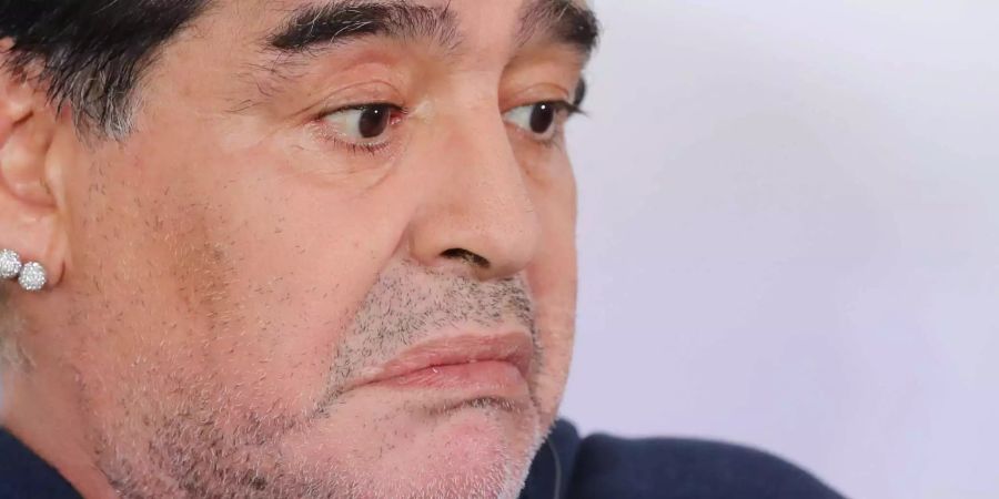 Maradona beschuldigt seine Ex-Frau, Geld von ihm gestohlen zu haben.