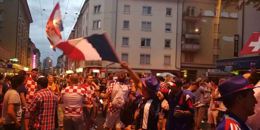 An der Langstrasse in Zürich wurde nach dem Spiel noch ausgelassen gefeiert.