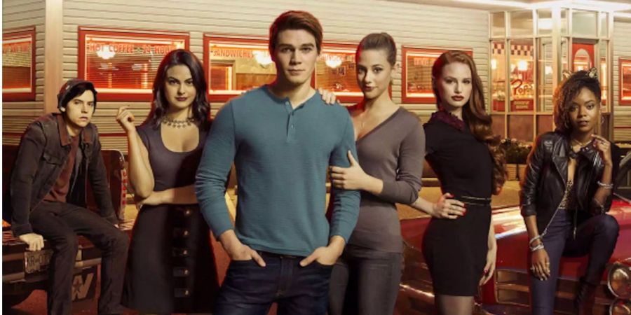 Die CW-Show «Riverdale» verbindet Cadillac und Mac Book Air, Hobo-Style, Teenage-Charme und Dynastie-Make-Up.