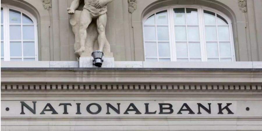 Die Nationalbank hält an ihrem geldpolitischen Kurs fest.