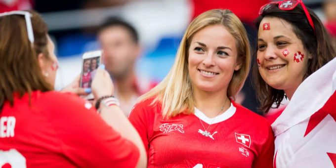 Lara Gut verfolgte Valon Behrami an der WM live vor Ort. Lara Gut verfolgte Valon Behrami an der WM live vor Ort.