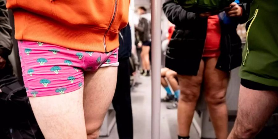 Beim «No Pants Subway Ride» fahren Teilnehmer ohne Hose U-Bahn.