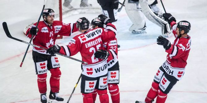 Das Team Canada schlägt die Ice Tigers aus Nürnberg klar mit 4:1.