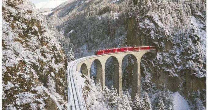 SBB Zug in den Alpen SBB Zug in den Alpen