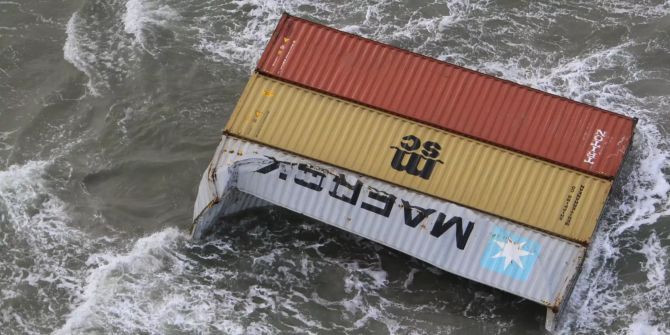 Frachter verliert Container in der Nordsee.