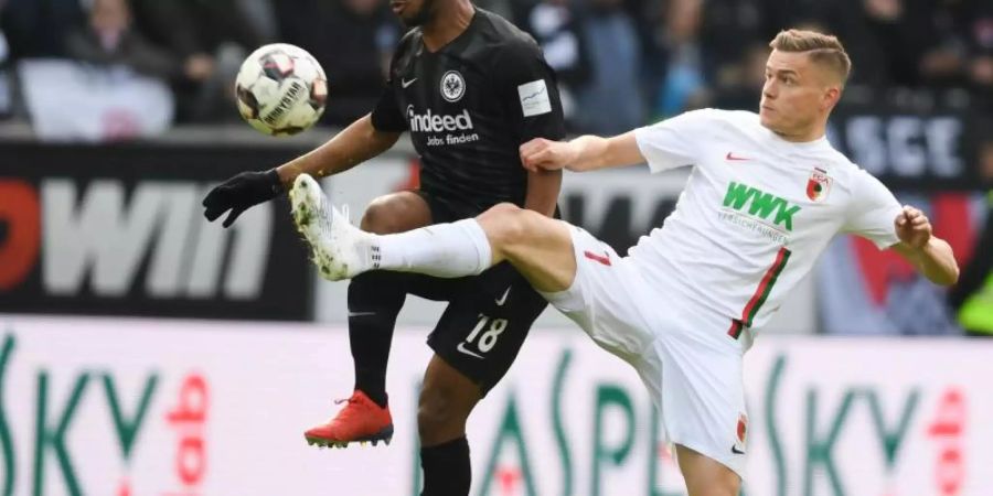 Der FC Augsburg muss auf Alfred Finnbogason verzichten. Foto: Arne Dedert