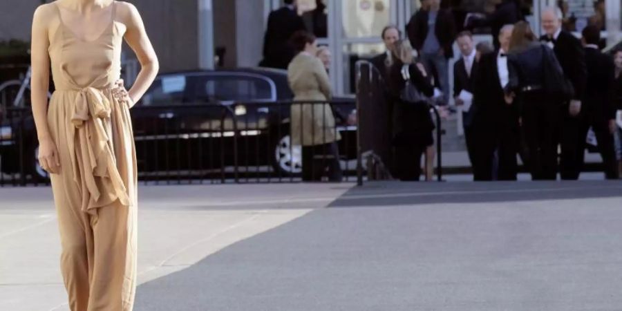Schauspielerin Maggie Gyllenhaal: Wird Beige die neue Trendfarbe? Foto: Peter Foley