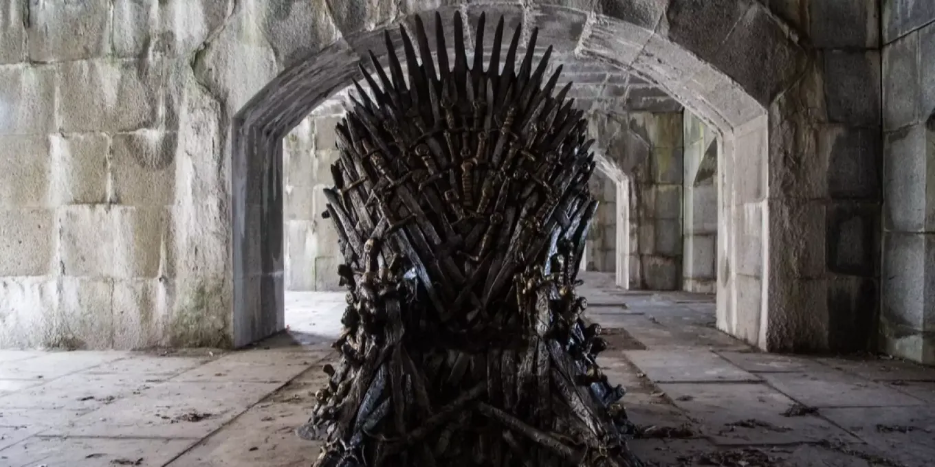 game-of-thrones-thron.webp