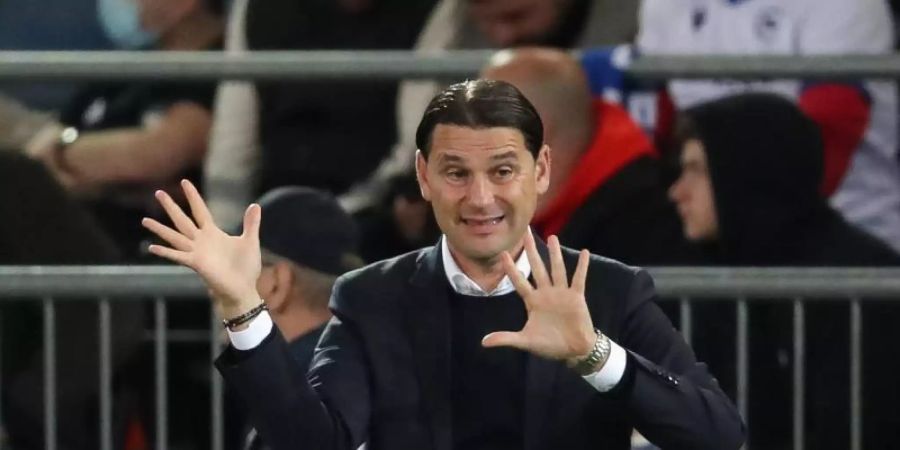 Leverkusens Trainer Gerardo Seoane will gegen Bayern bestehen. Foto: Friso Gentsch/dpa/Archivbild