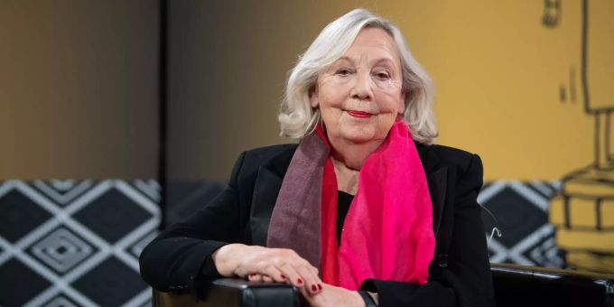 Gudrun Penndorf wird mit dem deutschen Jugendliteraturpreis ausgezeichnet. Deutscher Jugendliteraturpreis