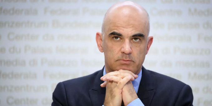 Bundesrat Alain Berset an einer Medienkonferenz zum Coronavirus in Bern. Medienkonferenz FDP Alain Berset