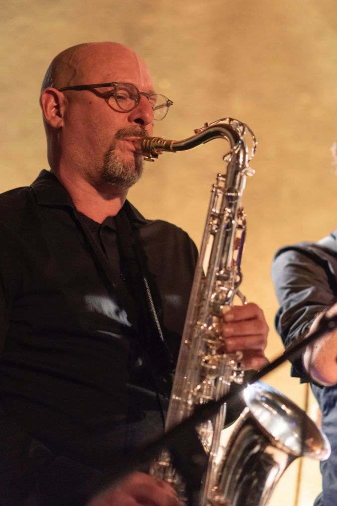 Simon Weishaupt weiss mit dem Saxophon umzugehen.