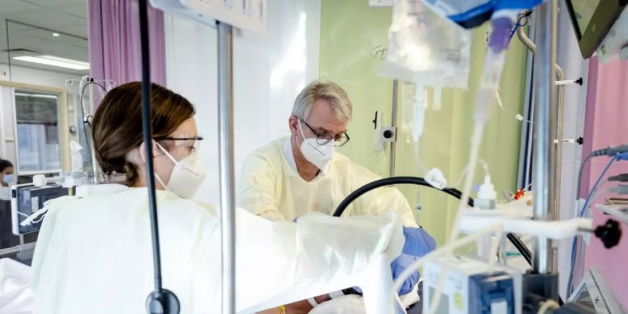 Corona-Station in einem Krankenhaus