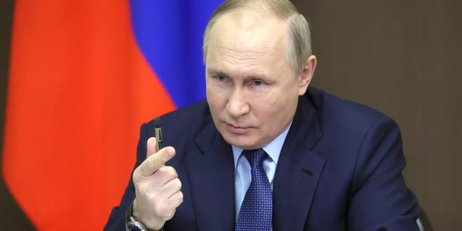 Vladimir Putin feuert den Strafvollzugschef Alexander Kalaschnikow.