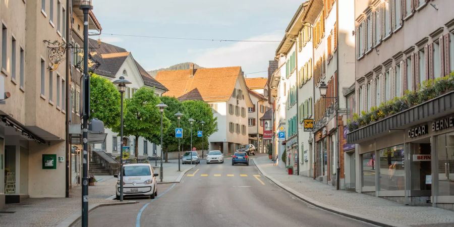 Ortsstrasse in Uznach im Kanton St. Gallen.