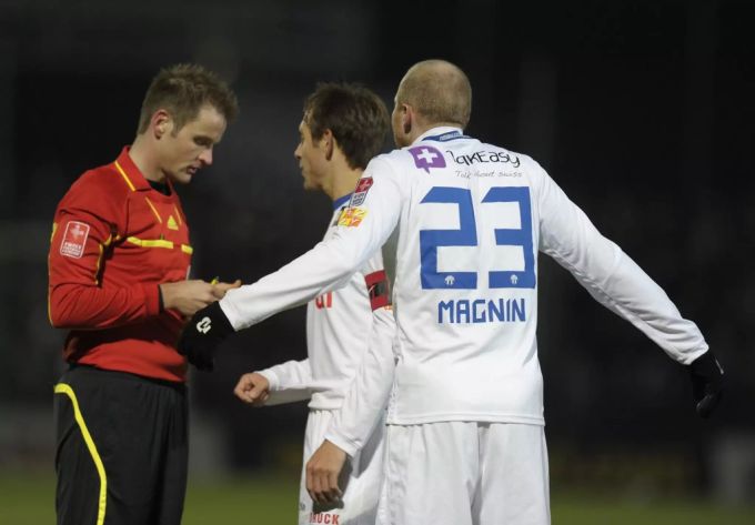 Als Spieler legte sich hitzkopf Ludovic Magnin manchmal mit den Refeeres an. (Archivbild) Ludovic Magnin