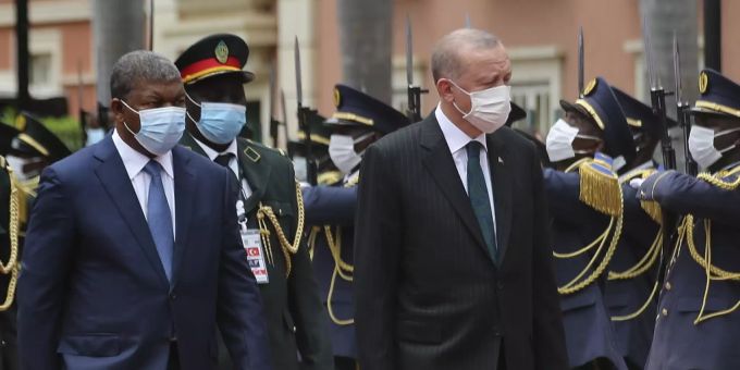 Erdogan mit Angolas Präsident Lourenço. Recep Tayyip Erdogan