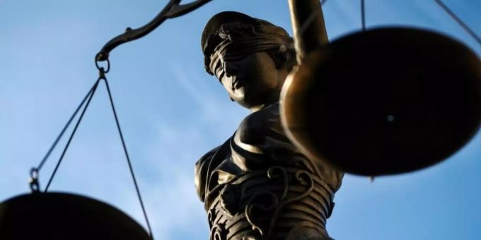 In Bayern erwarten die Sozialgerichte viele Verfahren im Zusammenhang mit den Langzeitfolgen von Corona-Infektionen. Foto: David Ebener/dpa/dpa-tmn In Bayern erwarten die Sozialgerichte viele Verfahren im Zusammenhang mit den Langzeitfolgen von Corona-Infektionen. Foto: David Ebener/dpa/dpa-tmn