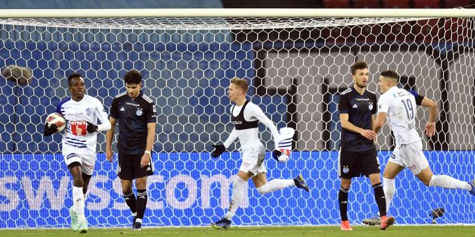 Für diesen Torjubel fliegt Nikola Cumic (Mitte) vom FC Luzern vom Platz. FC Luzern