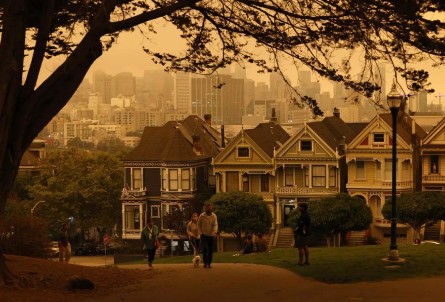 Surreale Bilder aus San Francisco von letzter Woche: Die Stadt erwachte in einem organgenen Dunst.