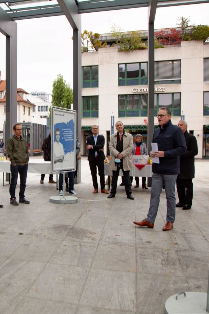 Der Stadtpräsident, Roger Bachmann bei seiner Rede an der Vernissage.