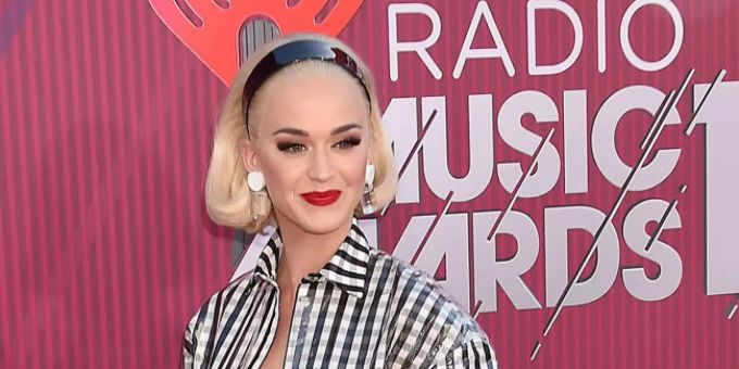 Katy Perry schärmt von Orlando Blooms Vatrequalitäten. Katy Perry
