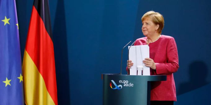Bundeskanzlerin Angela Merkel gibt nach einer Videokonferenz mit Bürgermeistern grosser deutscher Städte zu der Ausbreitung des Coronavirus in Deutschland eine Pressekonferenz. 09.10.2020, Berlin Nach Konferenz