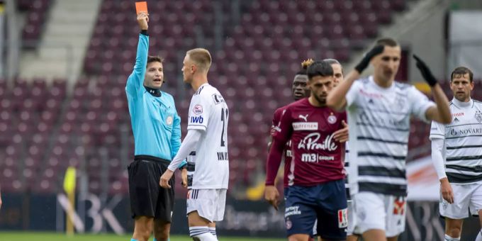 Nächste Enttäuschung - FCB verliert in Unterzahl gegen Genf mit 0:1!