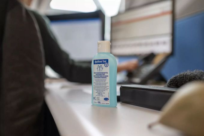 Weiterhin wichtig bleiben die Hygienemassnahmen. desinfektionsmittel