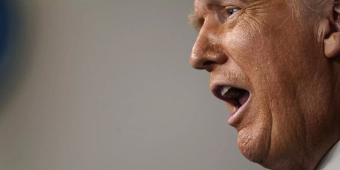 US-Präsident Donald Trump erklärt an einer Pressekonferenz, dass er eine Verschiebung der Wahlen doch nicht in Betracht ziehe. donald trump