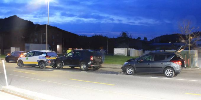 Unfallendlage auf der Entlastungsstrasse. Unfallendlage auf der Entlastungsstrasse