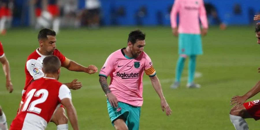 Lionel Messi hat den FC Barcelona im zweiten Testspiel der Saison-Vorbereitung zum zweiten Sieg geschossen. Foto: Joan Monfort/AP/dpa