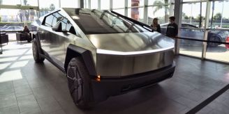 Nach Lieferstart - Schafft es der Tesla Cybertruck auch nach Europa? Nach Lieferstart - Schafft es der Tesla Cybertruck auch nach Europa?