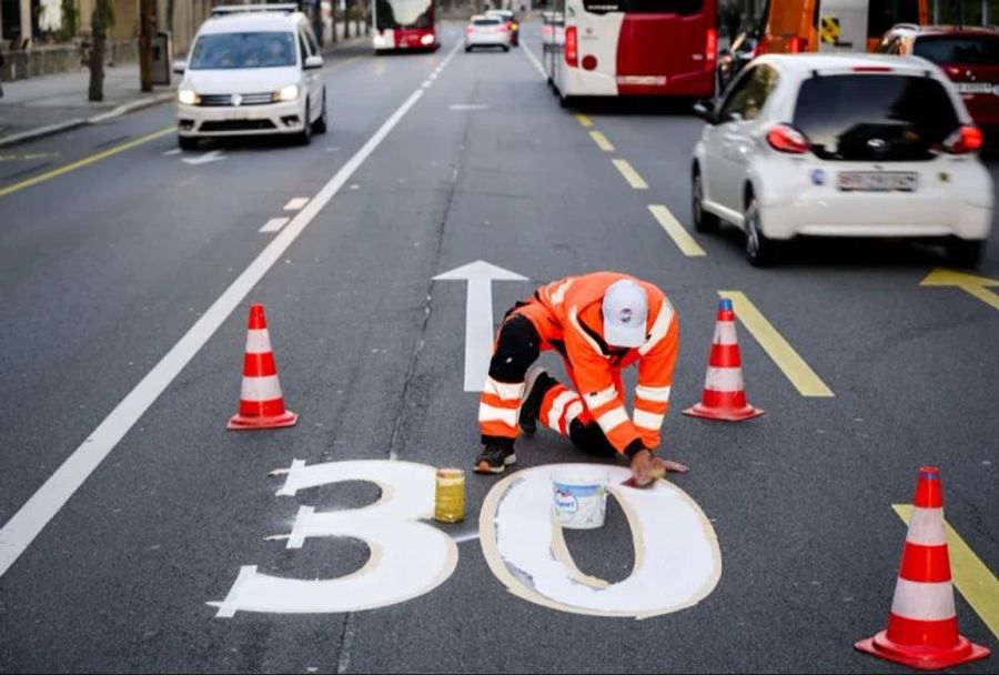 Knapp einen Monat ist es her, seit die Stadt Freiburg auf vielen Strassen Tempo 30 eingeführt hat.