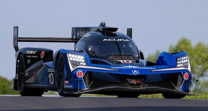 Louis Delétraz wird bei den 24 Stunden von Daytona am Steuer eines der beiden Acura-GTP-Renner sitzen. Louis Delétraz 24h Daytona