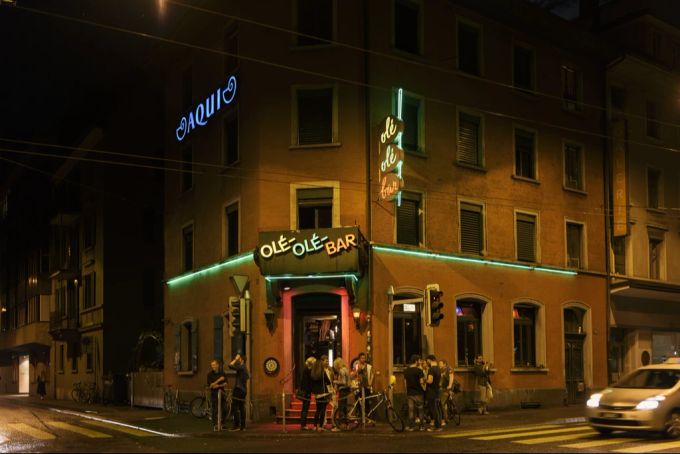 Bar