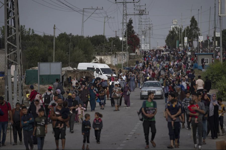 Hunderttausende von Flüchtlingen suchen im Gazastreifen nach einer sicheren Unterkunft.