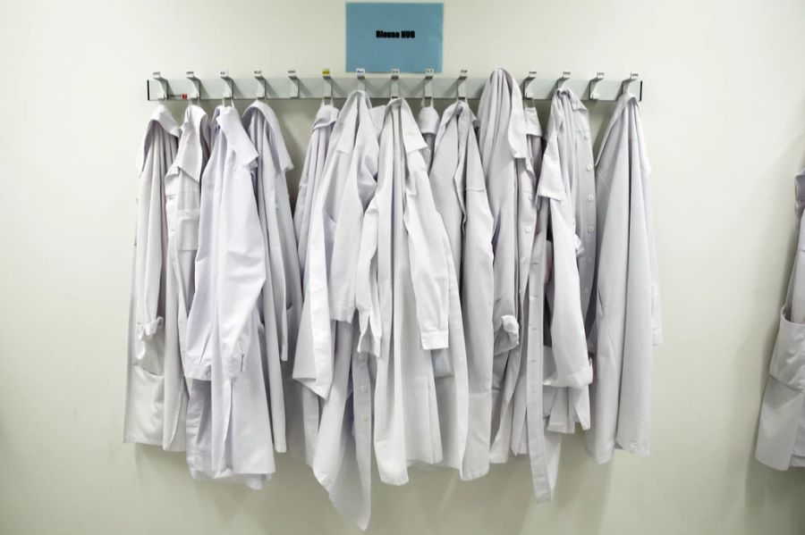 Nach umfangreichen Untersuchungen stellten die Ärzte fest, dass der gutartige Tumor – ein Zystadenom – dringend entfernt werden musste. (Symbolbild)