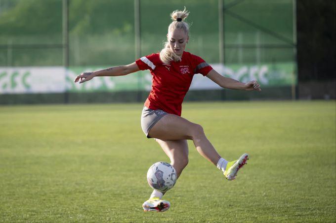 Alisha Lehmann Zeigt Im Nati-Training Ihr Können | Nau.ch