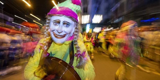 40'000 Teilnehmer - Monstercorso schliesst Luzerner Fasnacht ab
