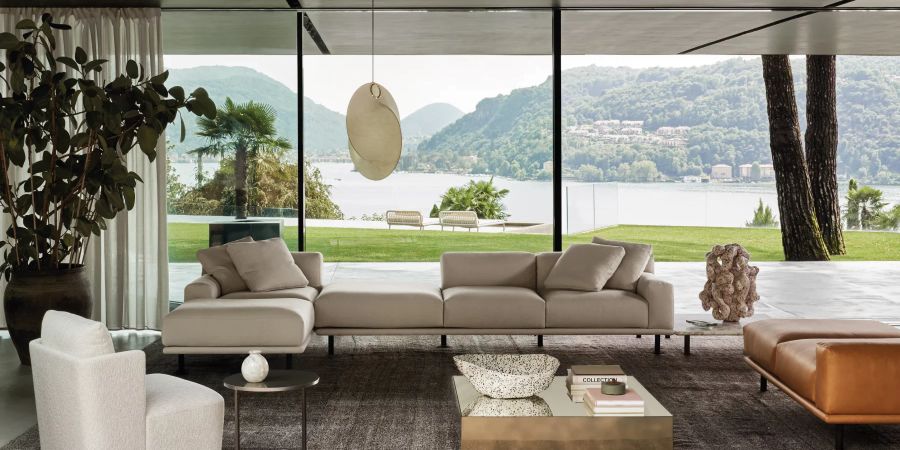 Wohnzimmer-Designs wie dieses vom Design-Label Meridiani vereinen Komfort und Ästhetik.