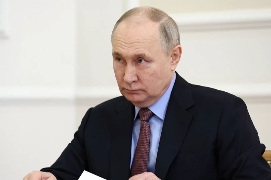 Geheimdienstexperten sind besorgt, dass noch weitere geheime Informationen der Nato an Putin gelangt sind.